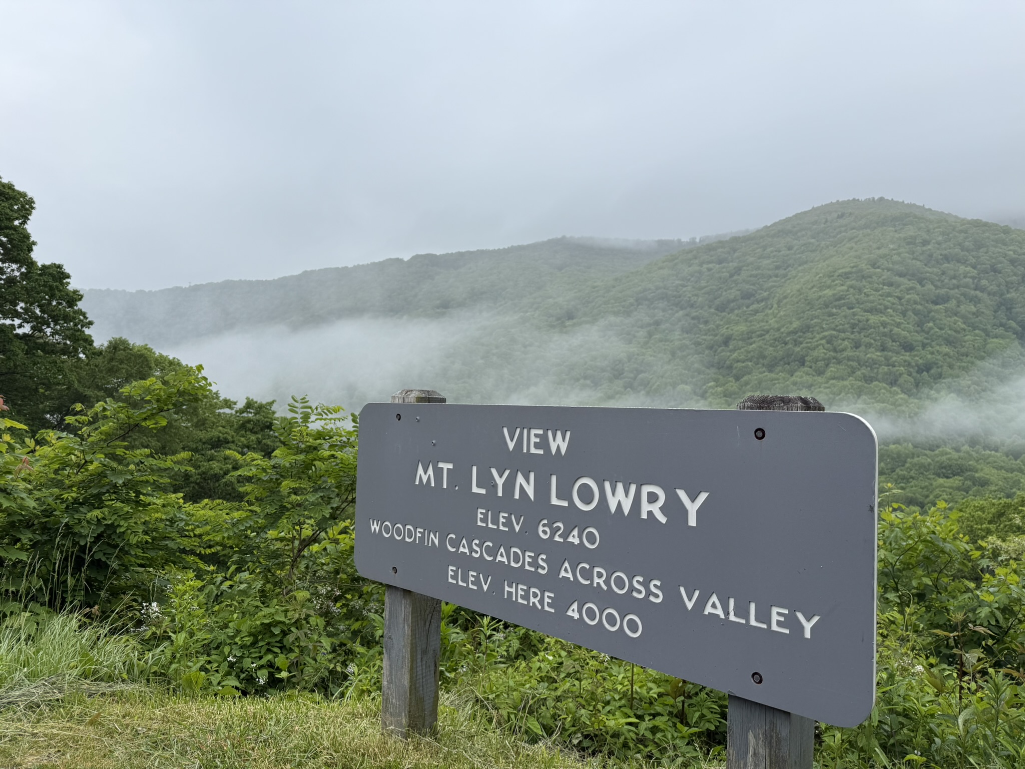 Mt Lyn Lowry overlook sign